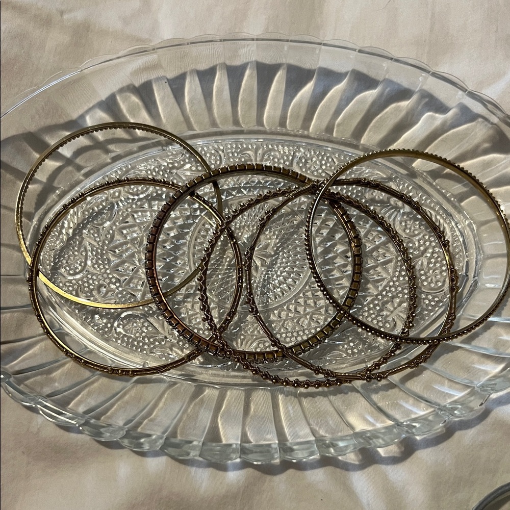 Elegant Gold Bangle Set - Picture 3 of 3